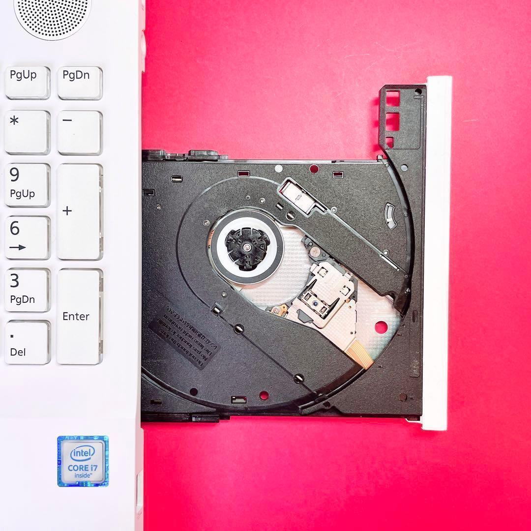 高性能Corei7✨️16GB✨️薄型ノートパソコンおしゃれ白カメラ付きSSD1TB