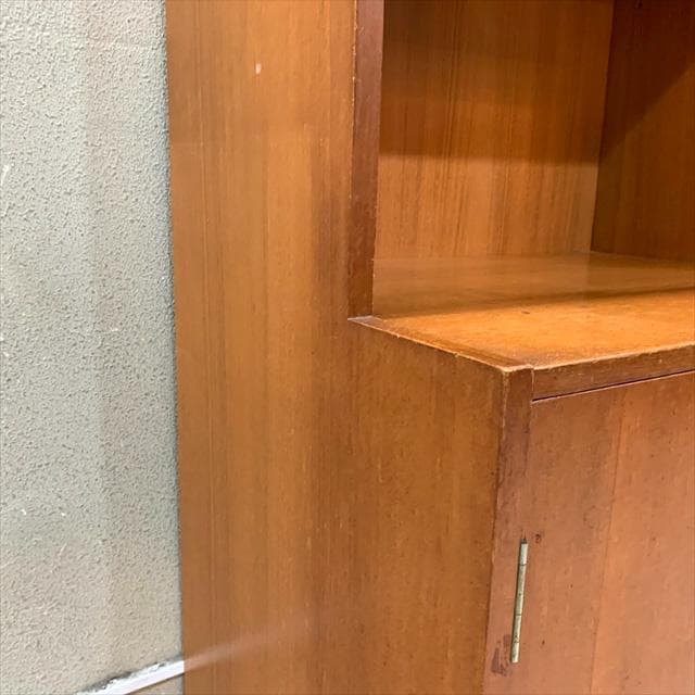 くらげ様■ヴィンテージのチークディスプレイキャビネット（扉収納）