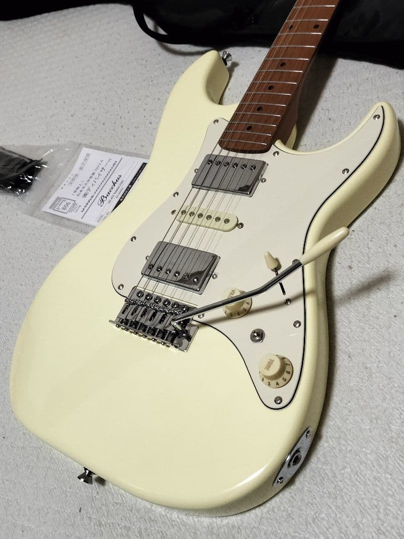 Bacchus バッカス ストラトキャスター HSH ケース 付き ほぼ新品