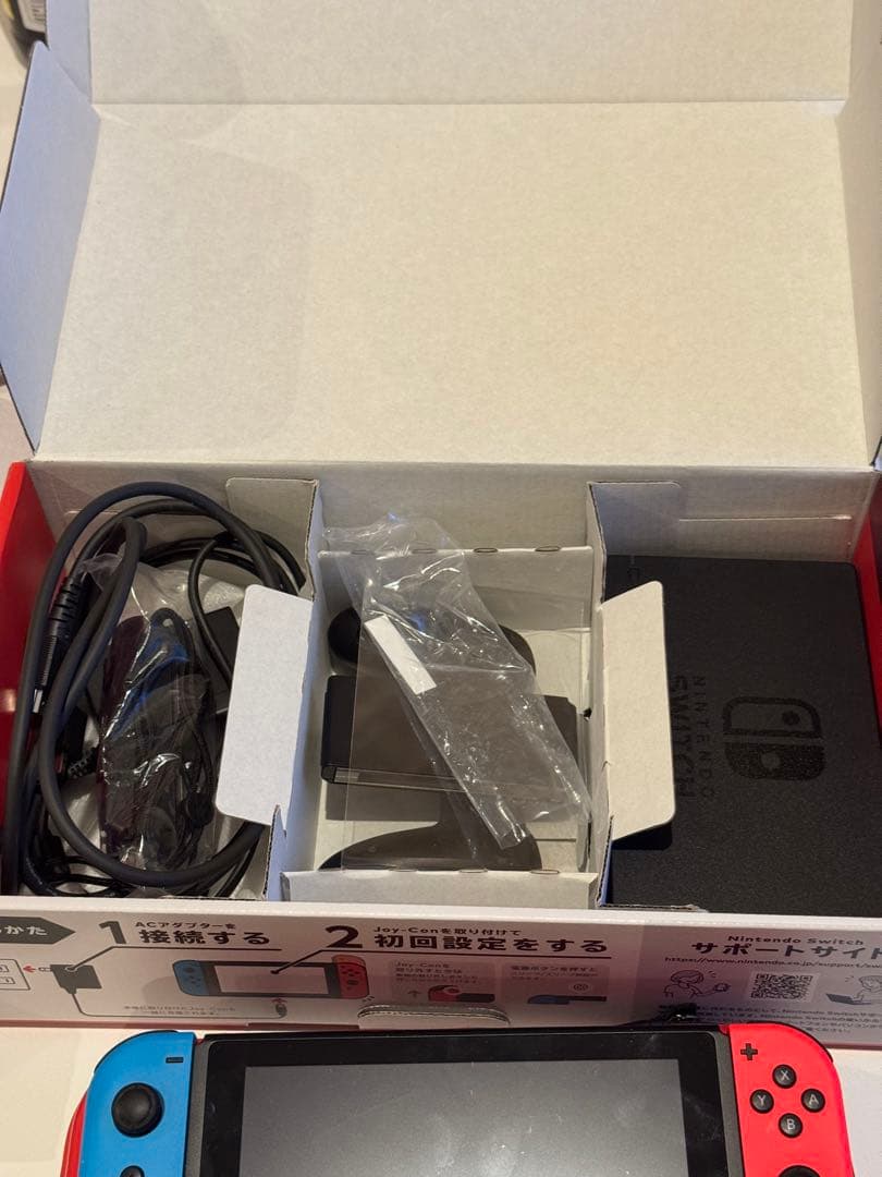 SDカードとケース付き！ Nintendo Switch 本体と付属品全部揃い