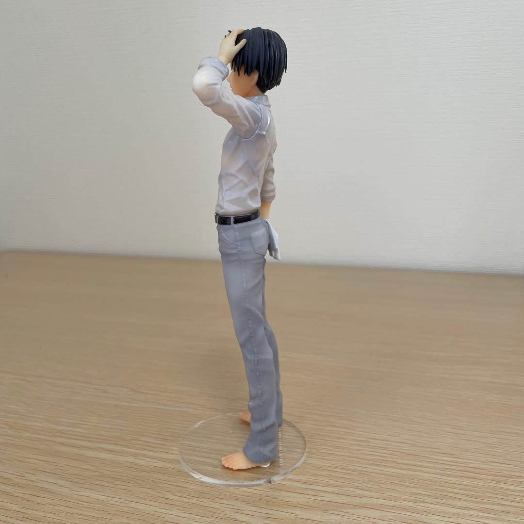 【ジャンク】リヴァイ 進撃の巨人 1/8 完成品フィギュア アプリコットブロッサ