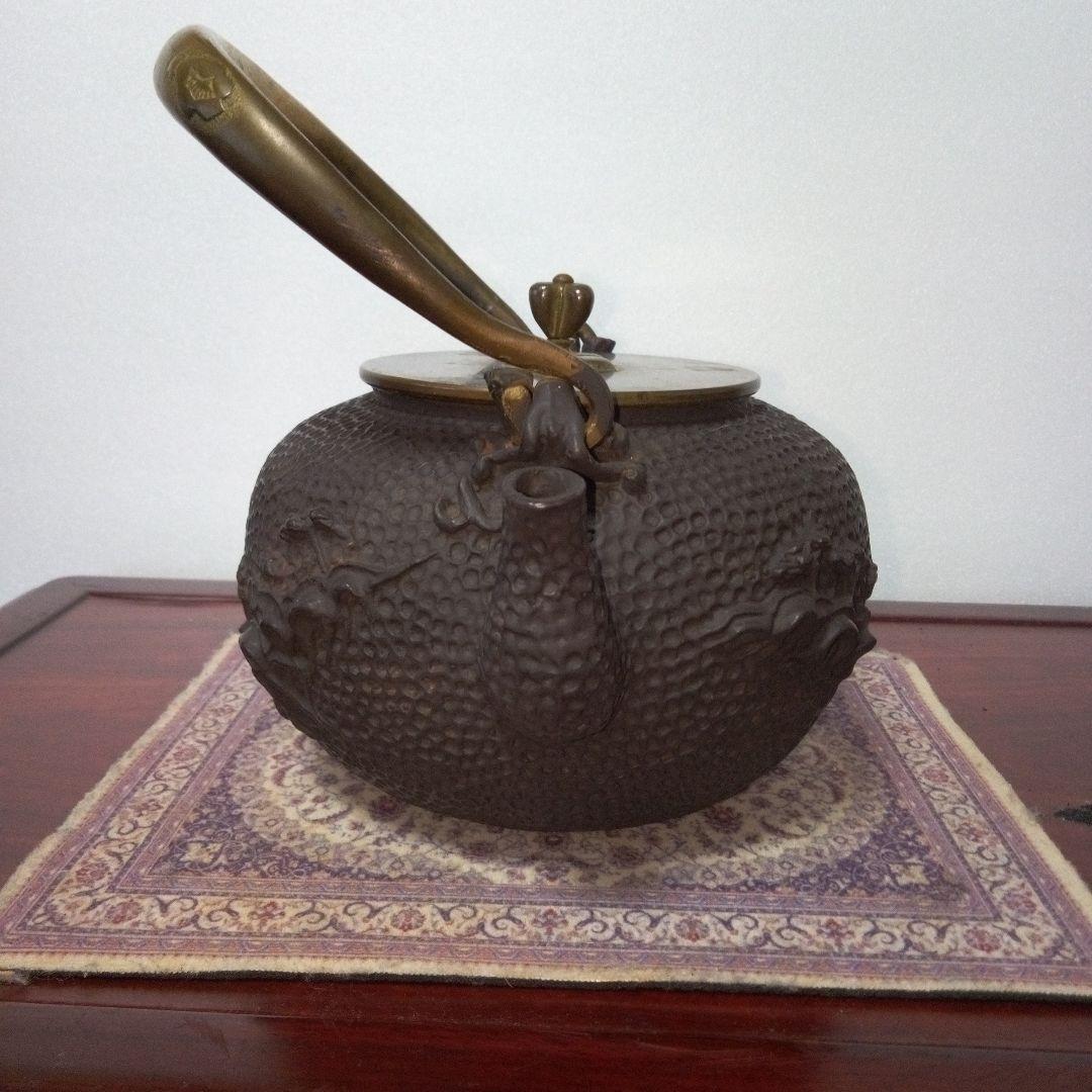 亀文堂　鉄瓶　楼閣廊紋様