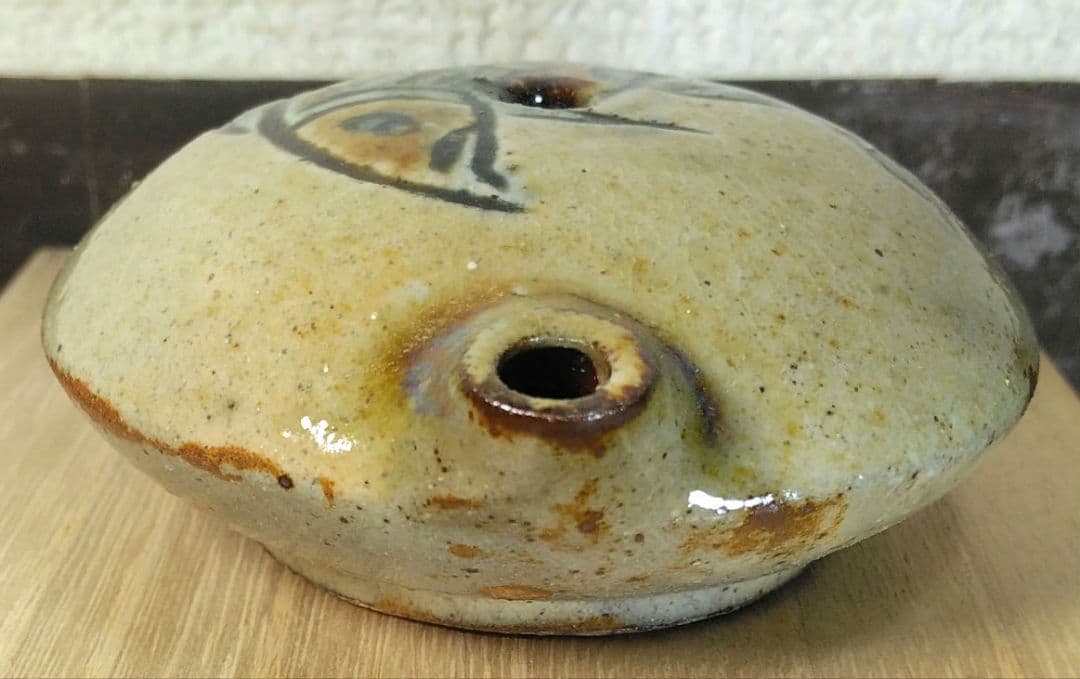 人間国宝 金城次郎 壷屋焼水滴 栞 共箱 美品 壺屋焼 魚紋水滴 やちむん