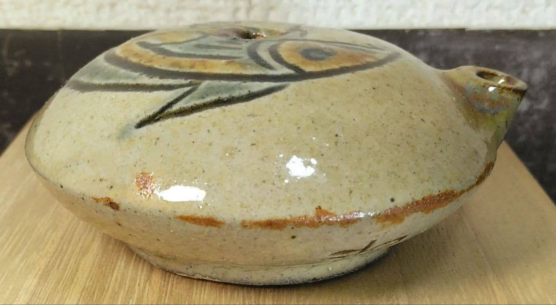 人間国宝 金城次郎 壷屋焼水滴 栞 共箱 美品 壺屋焼 魚紋水滴 やちむん