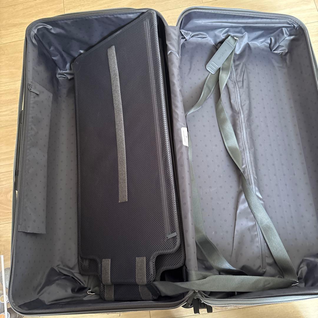(美品)RIMOWAリモワ　ESSENTIAL トランク プラス キャリーケース