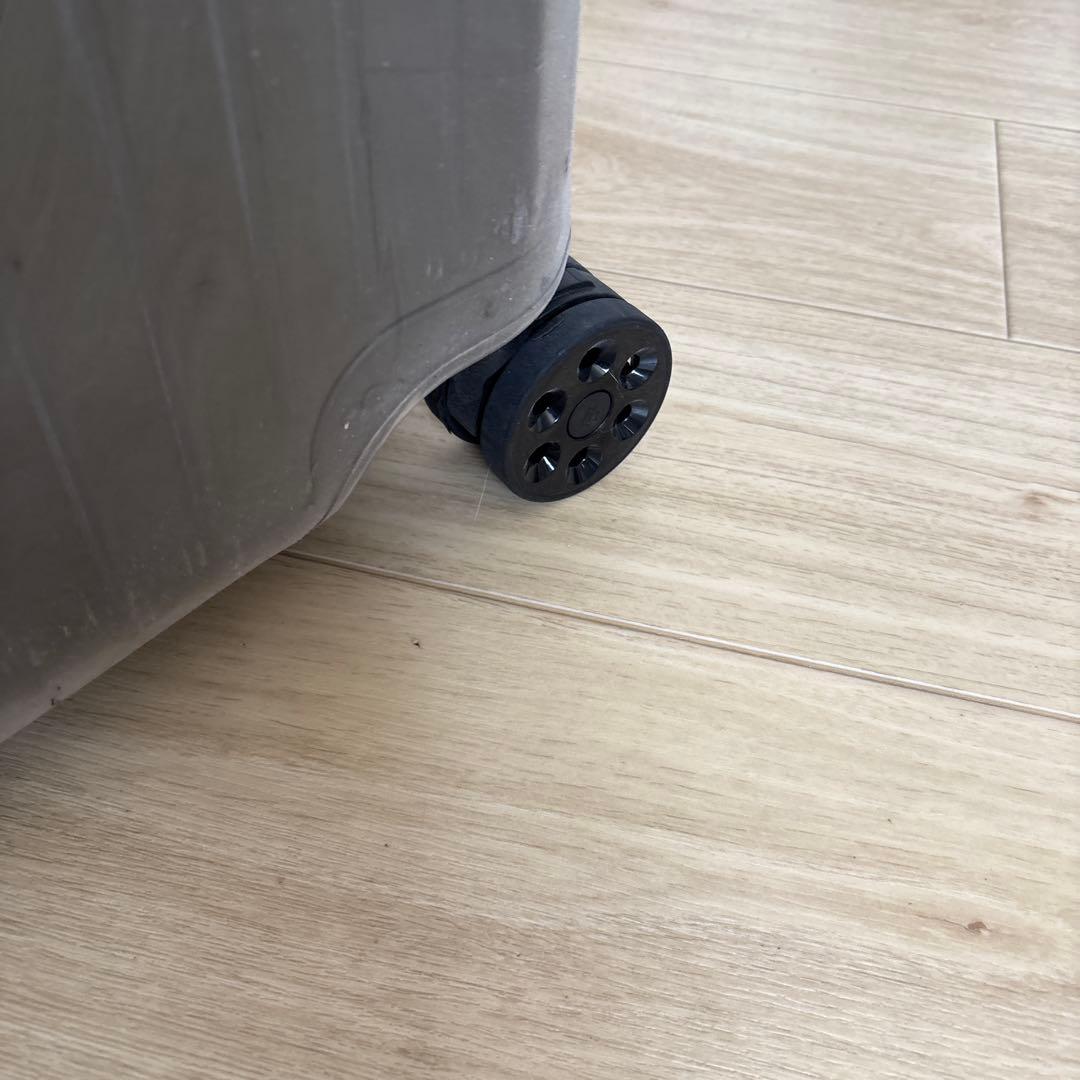 (美品)RIMOWAリモワ　ESSENTIAL トランク プラス キャリーケース