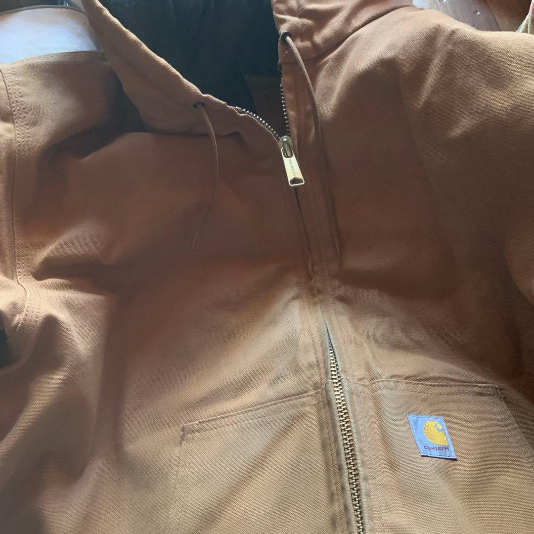 Carhartt ブラウン フード付きジャケット