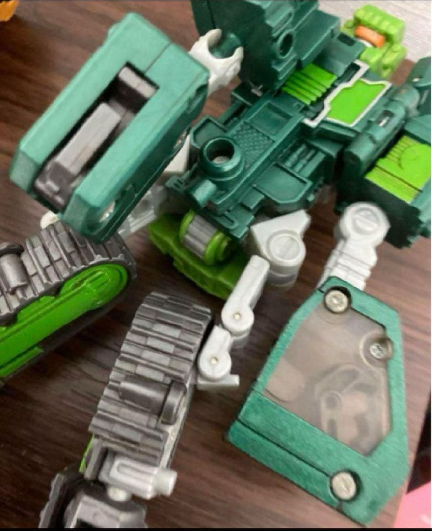 トランスフォーマー　ビルドキング　カーロボット