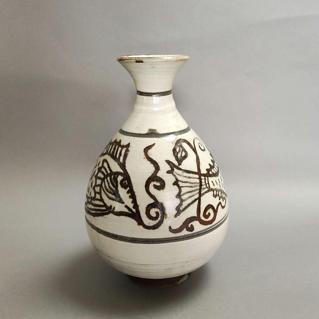 黃圭菫　鶏龍山遊魚文酒瓶　鉄絵徳利　花瓶　花入　李朝