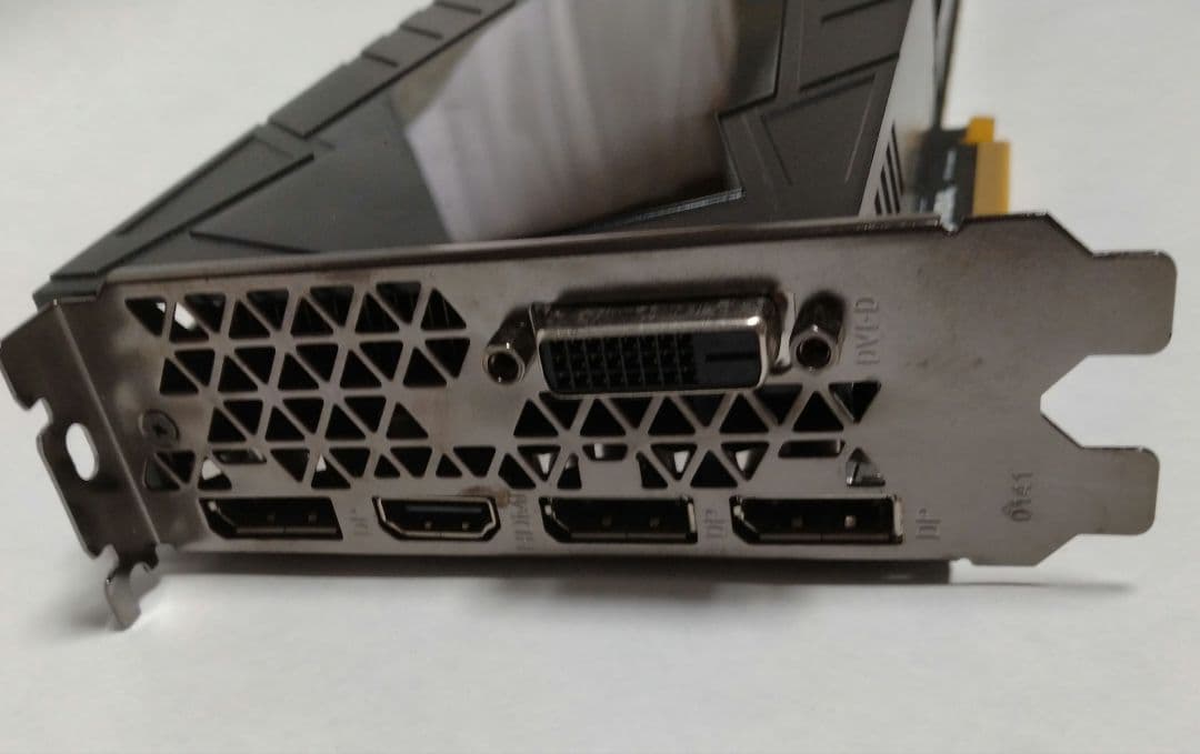 GTX 1070 8GB GDDR5 グラフィックボード　中古