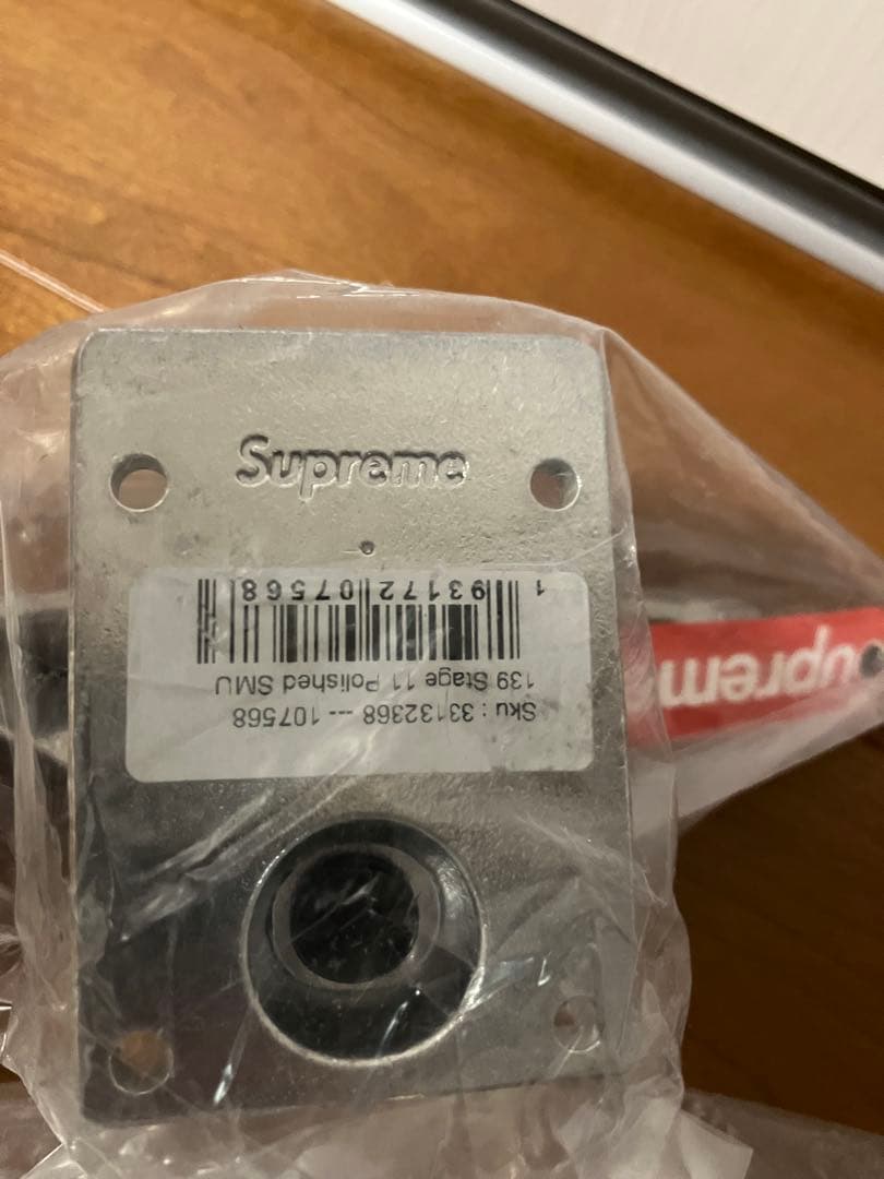 スケートボード Supreme Independent Truck 139