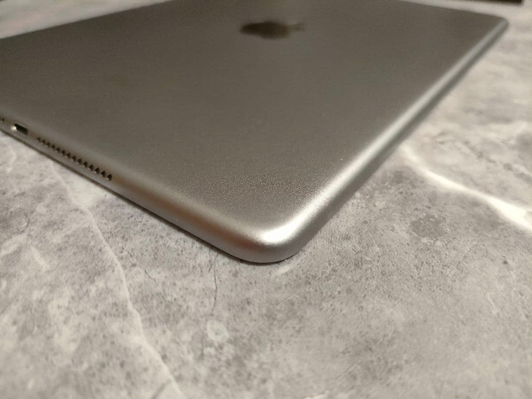 iPad Air2 シルバー 64GB Wi-Fi A1566