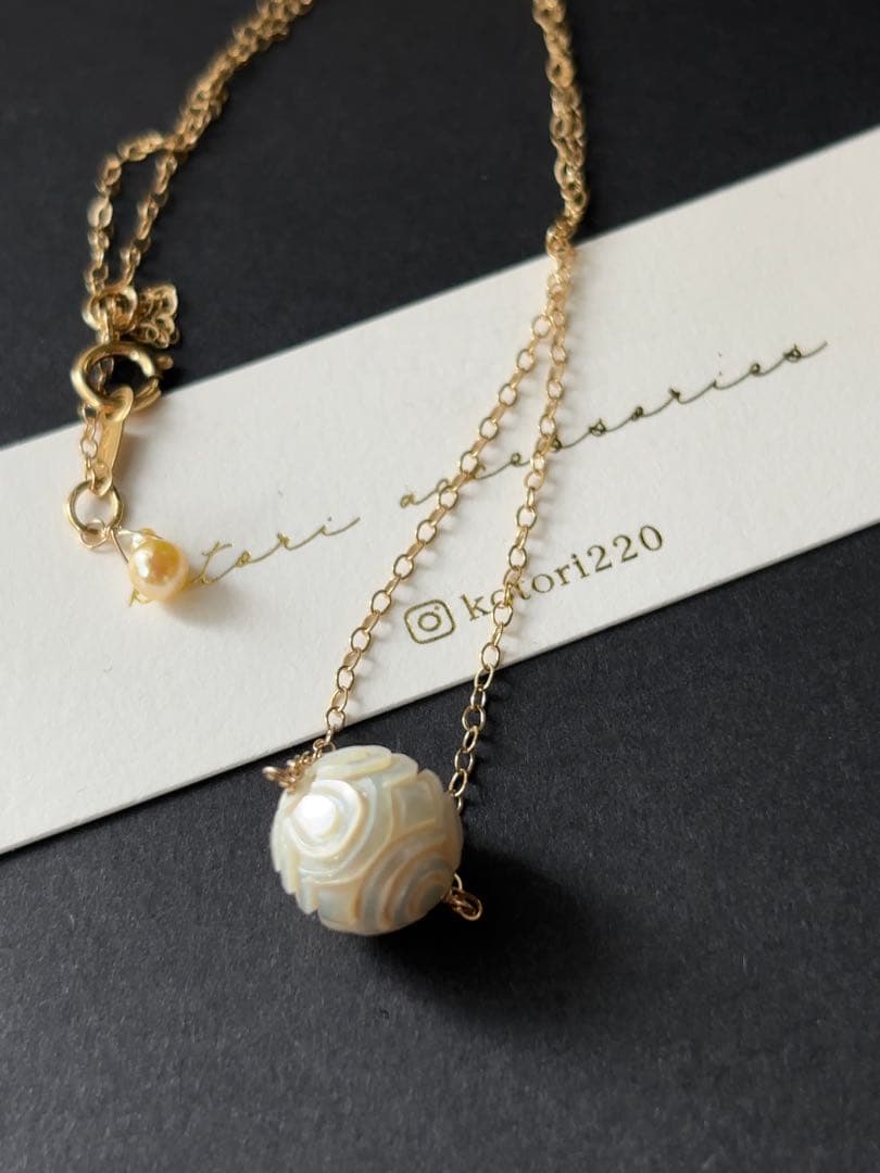 白蝶真珠のカービングネックレス R6389