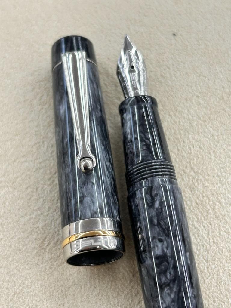 【未使用】DELTA ビンテージコレクションブラック 万年筆 ニブM