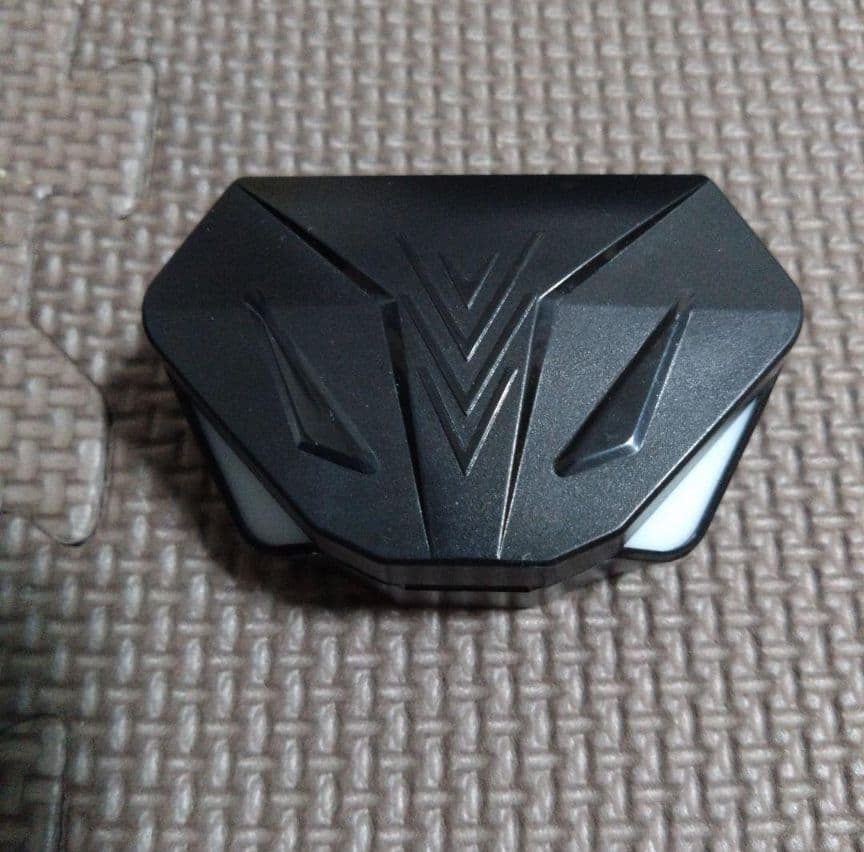 【未使用品】TWSワイヤレスゲーミングイヤホン マルチカラーブリージングライト