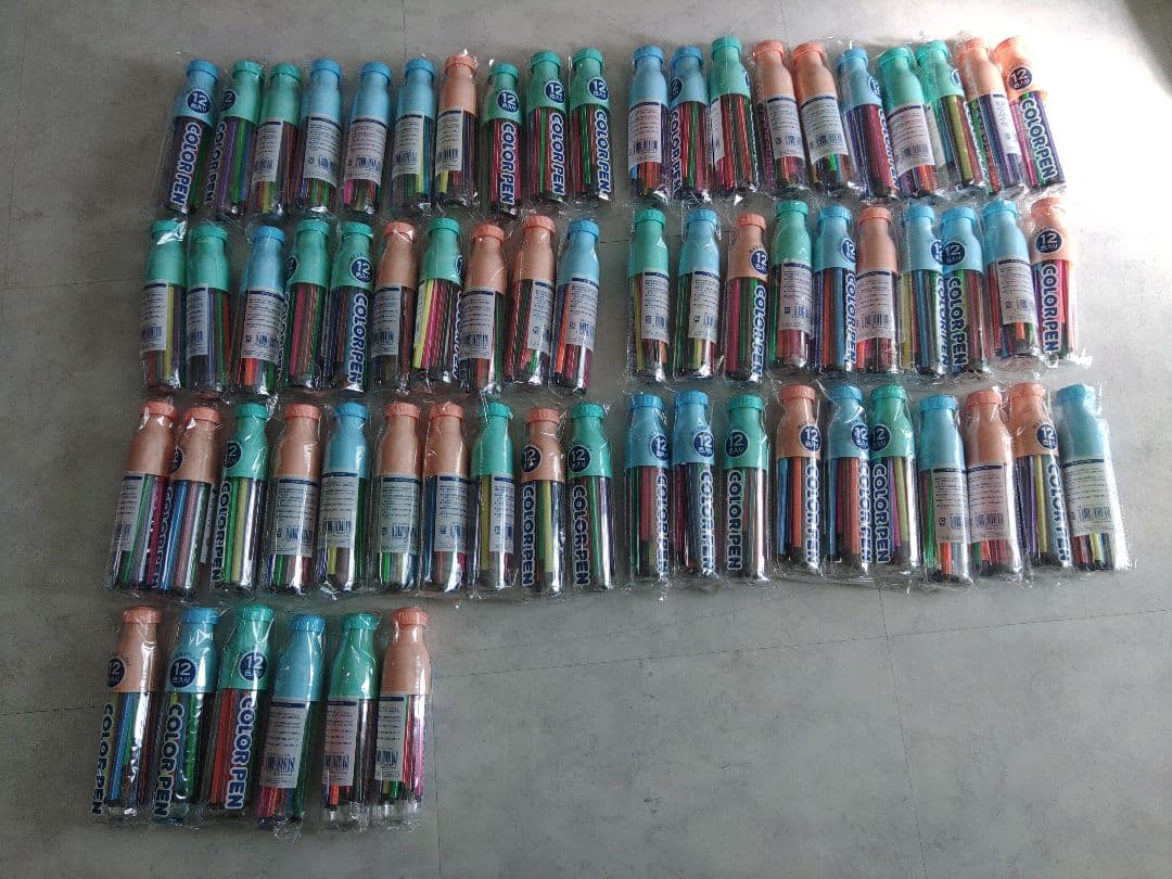 スリムボトルカラーペン　まとめ売り66個