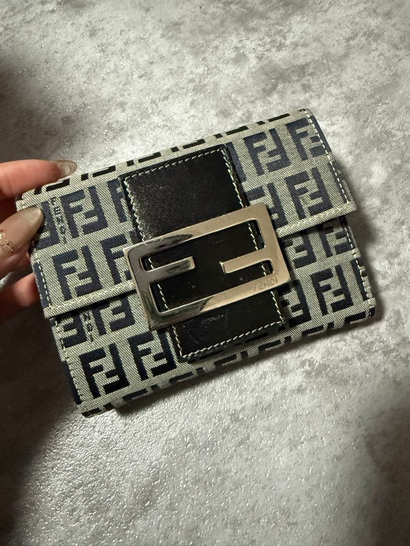 Fendi FFロゴ三つ折り財布