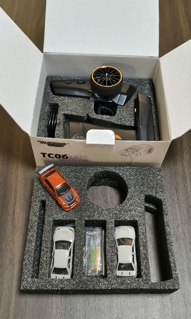 ターボレーシング C76 レッド 1/76スケール オンロードカー