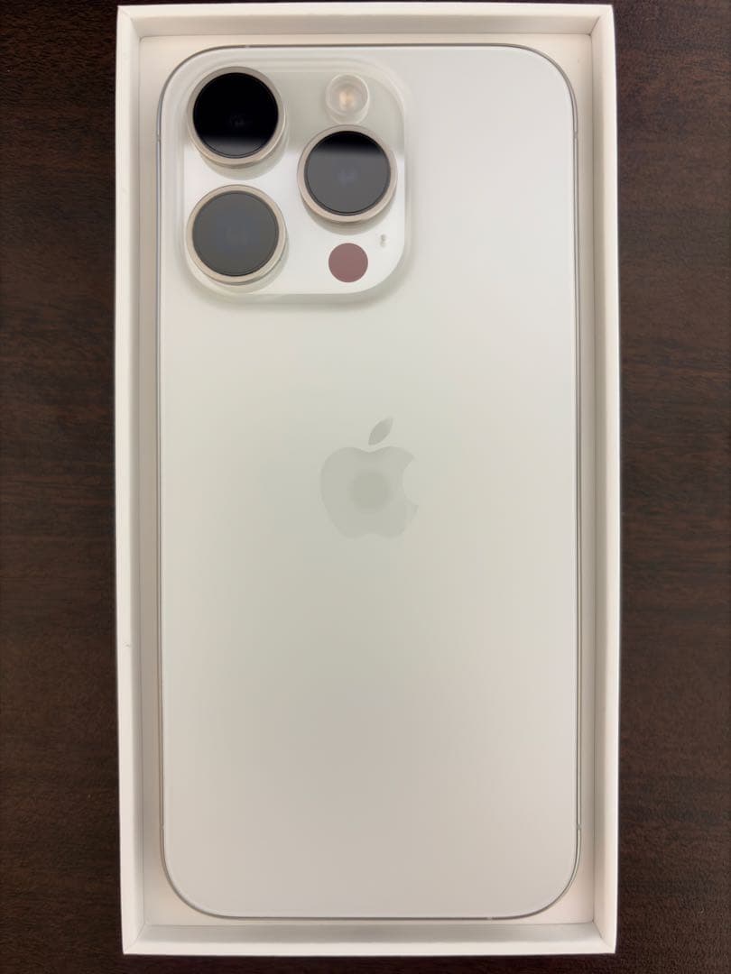 iPhone 15 Pro ホワイトチタニウム 256GB