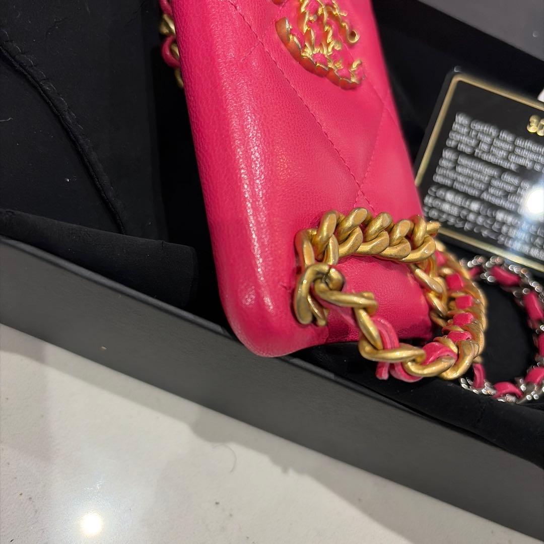 CHANEL ピンク レザー iPhone11ケース