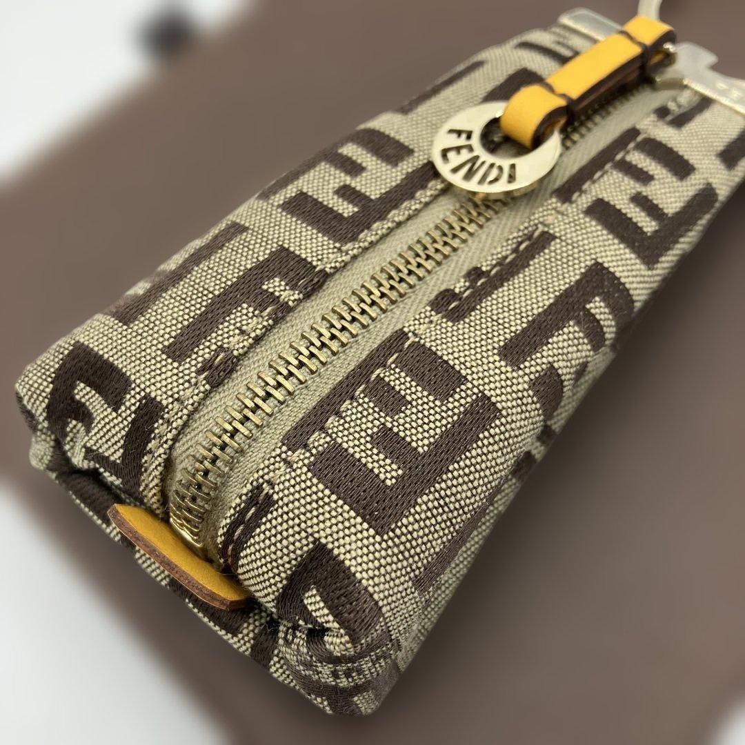 【超美品】FENDI ケース ブラウン・ゴールド