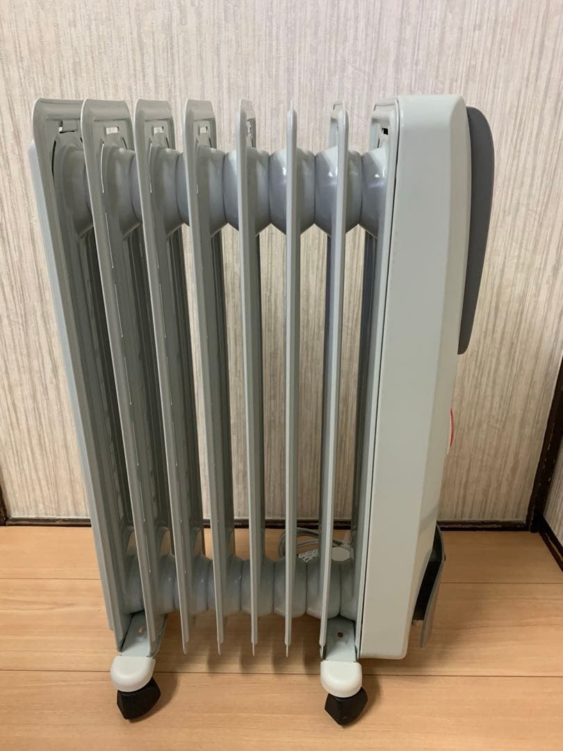 お値下げ致しました　美品　デロンギ　DeLonghi オイルヒーター
