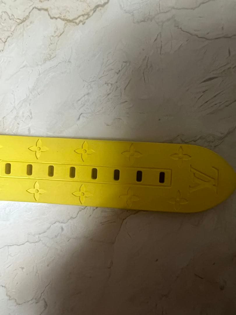 Louis Vuitton イエローモノグラムラバーベルト　メンズ　ワンタッチ