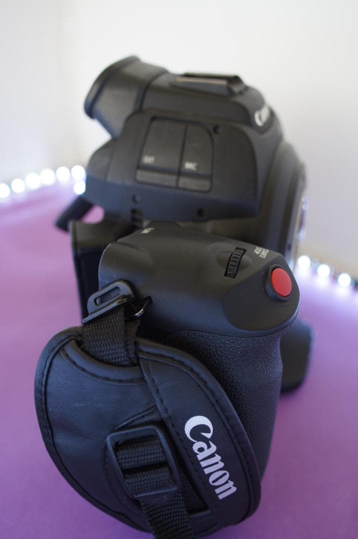 Canon EOS C100（EFマウント）バッテリー BP-955 3本付属