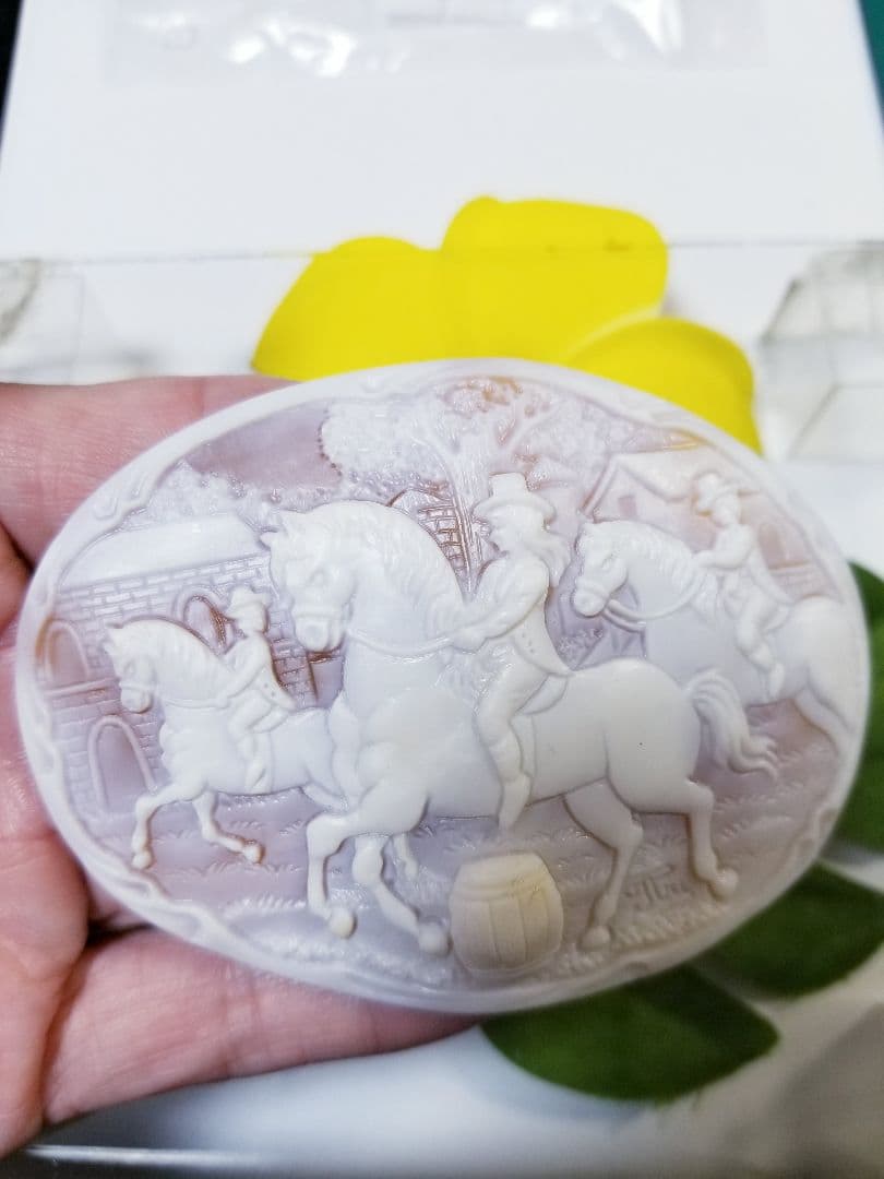 KS-981【フェルディナンド・イトリ】作　天然シェルカメオルース