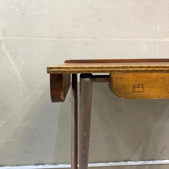 ヴィンテージのフォールディングデスク①