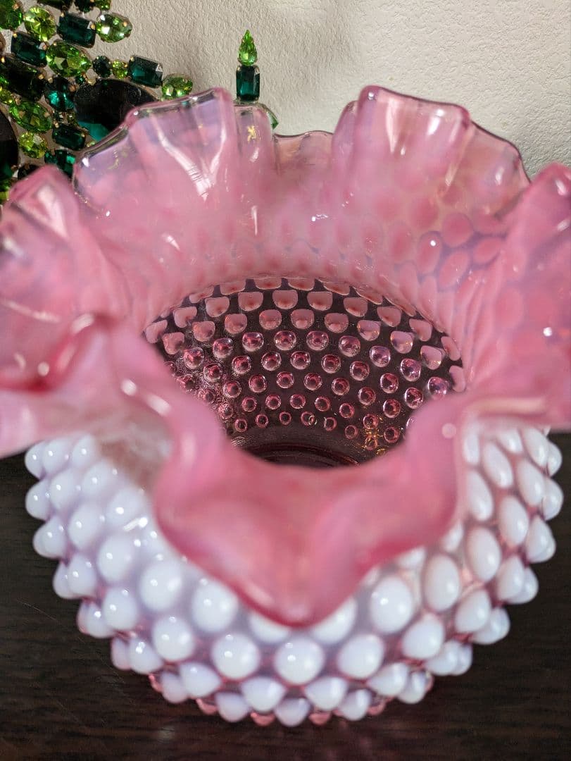 フェントン　ラージ　ピンクホブネイルオパルセントガラス　ラウンドベース