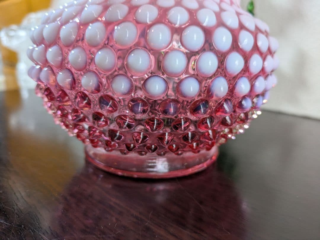 フェントン　ラージ　ピンクホブネイルオパルセントガラス　ラウンドベース