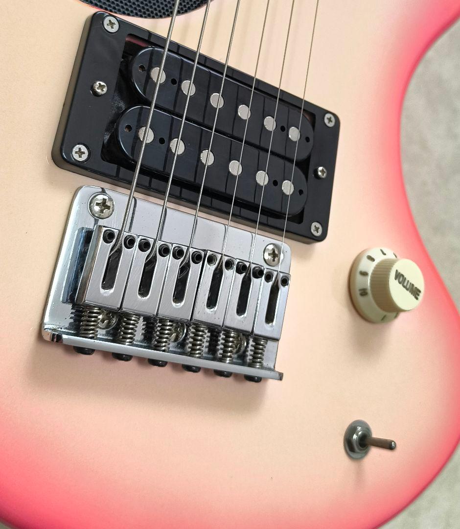 【美品】ZO-3 ピンクサンバースト アンプ内蔵ミニギター ヘッドフォン端子付