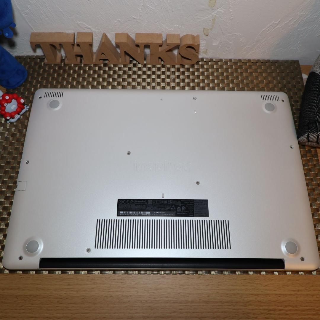 美品！Win11公式対応10世代i3/メ8G/新品SSD/無線/カメラ/HDMI