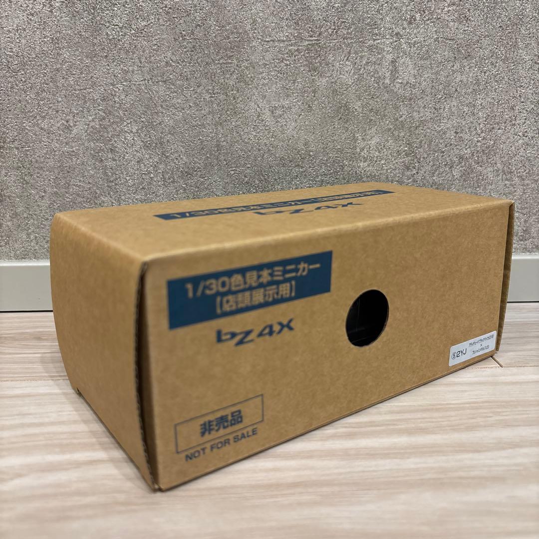 [非売品]トヨタ 新型bz4X ミニカーブラックマイカ✖︎プレシャスメタル