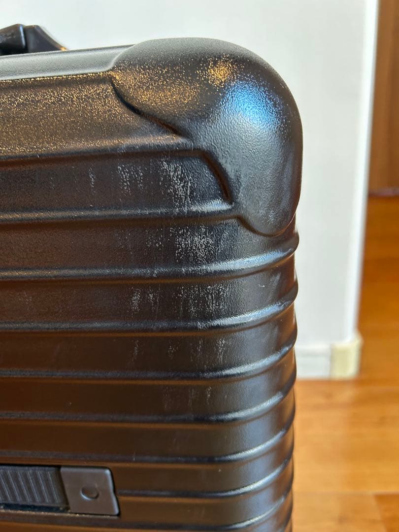 リモワ サルサ ビジネス トローリー 23L 機内持ち込み可