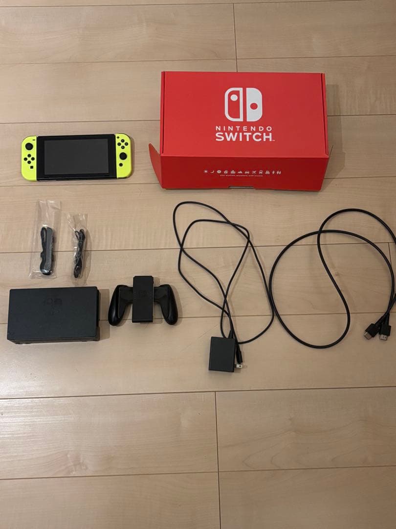 Nintendo Switch 本体 ケース+備品付き