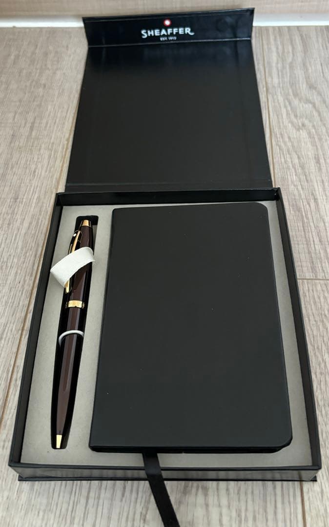 SHEAFFERボールペン（コーヒーブラウンGT BP）とメモ帳