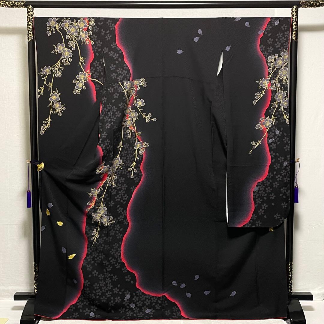 D845 振袖　一蔵コレクション　金駒刺繍　黒地　正絹　着物　袷　極美品