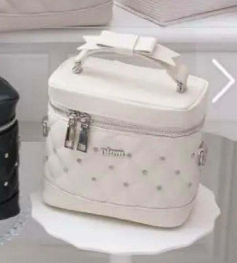 pium ビジューキルティングバニティバッグ 白