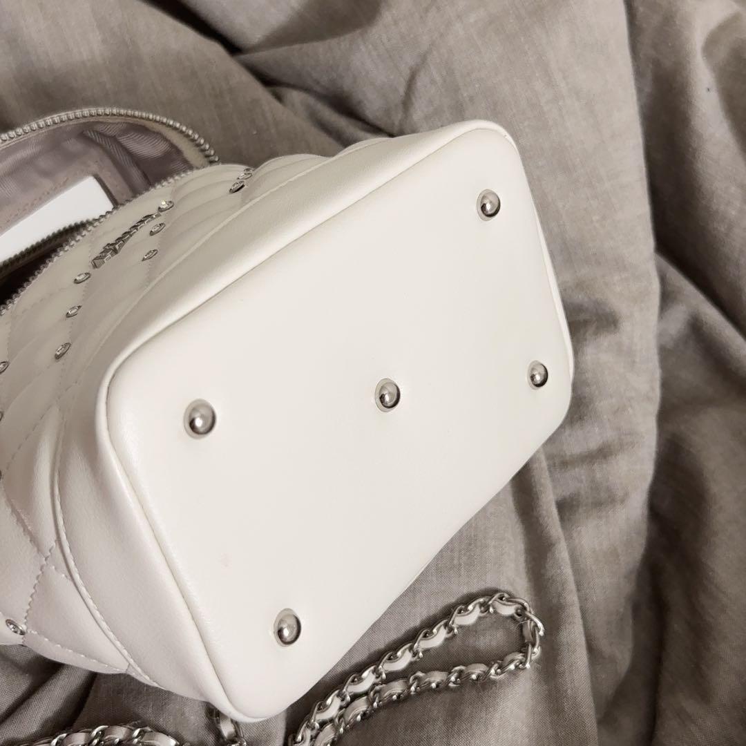 pium ビジューキルティングバニティバッグ 白