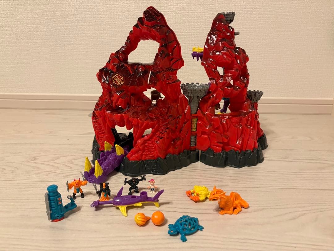 マイティマックス　地獄要塞スカルマウンテン　フィギュアセット