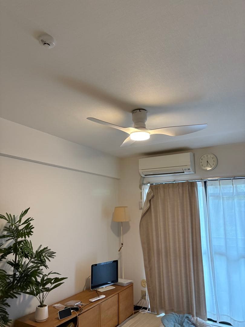 シーリングファン ライト　fisso ホワイト （買ったばかり）