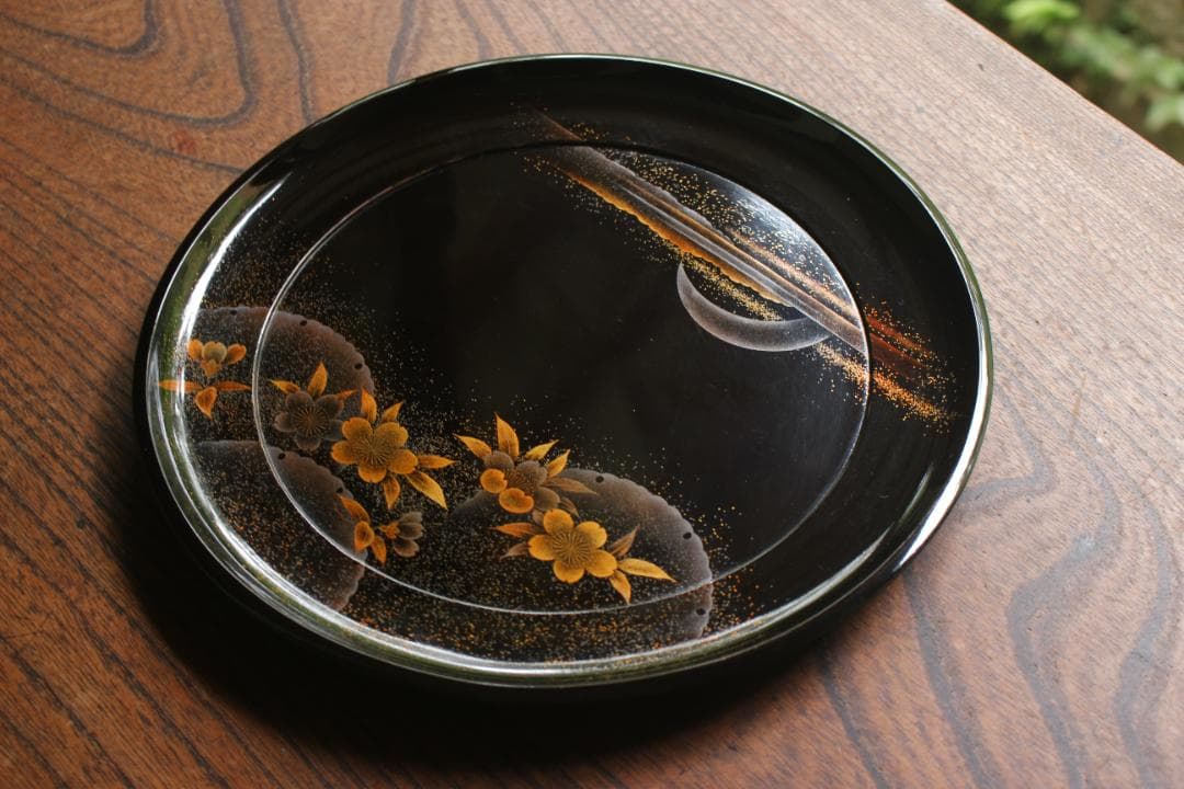 時代逸品！時代黒漆に極上研ぎ出し雪月花蒔絵の映える丸盆（検輪島塗お膳お盆菓子盆