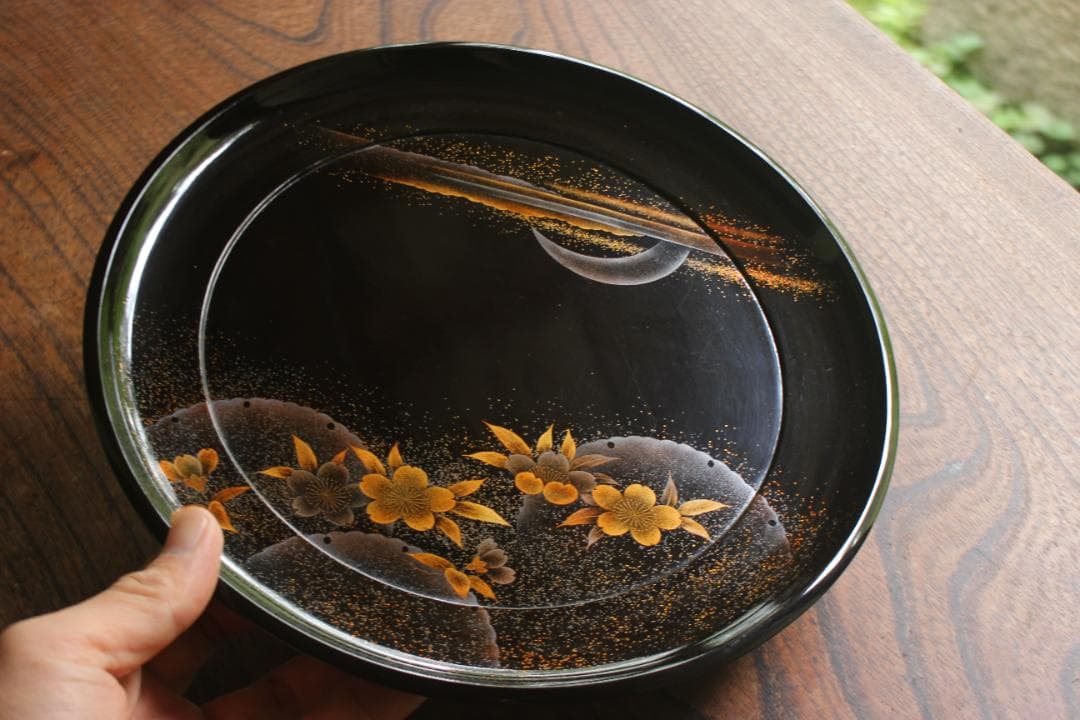 時代逸品！時代黒漆に極上研ぎ出し雪月花蒔絵の映える丸盆（検輪島塗お膳お盆菓子盆