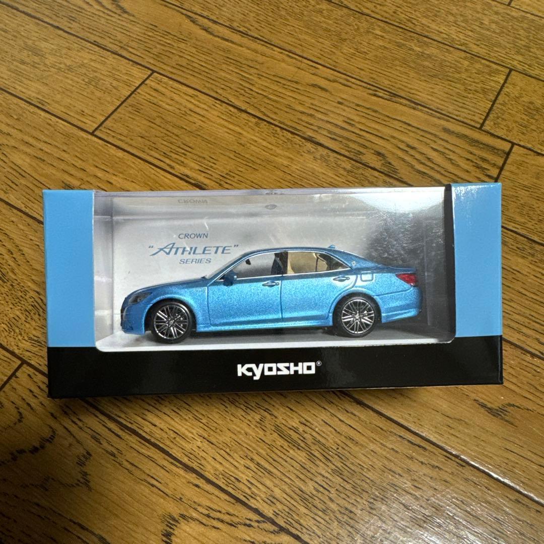 ミニカー KYOSHO Toyota Crown 1/43