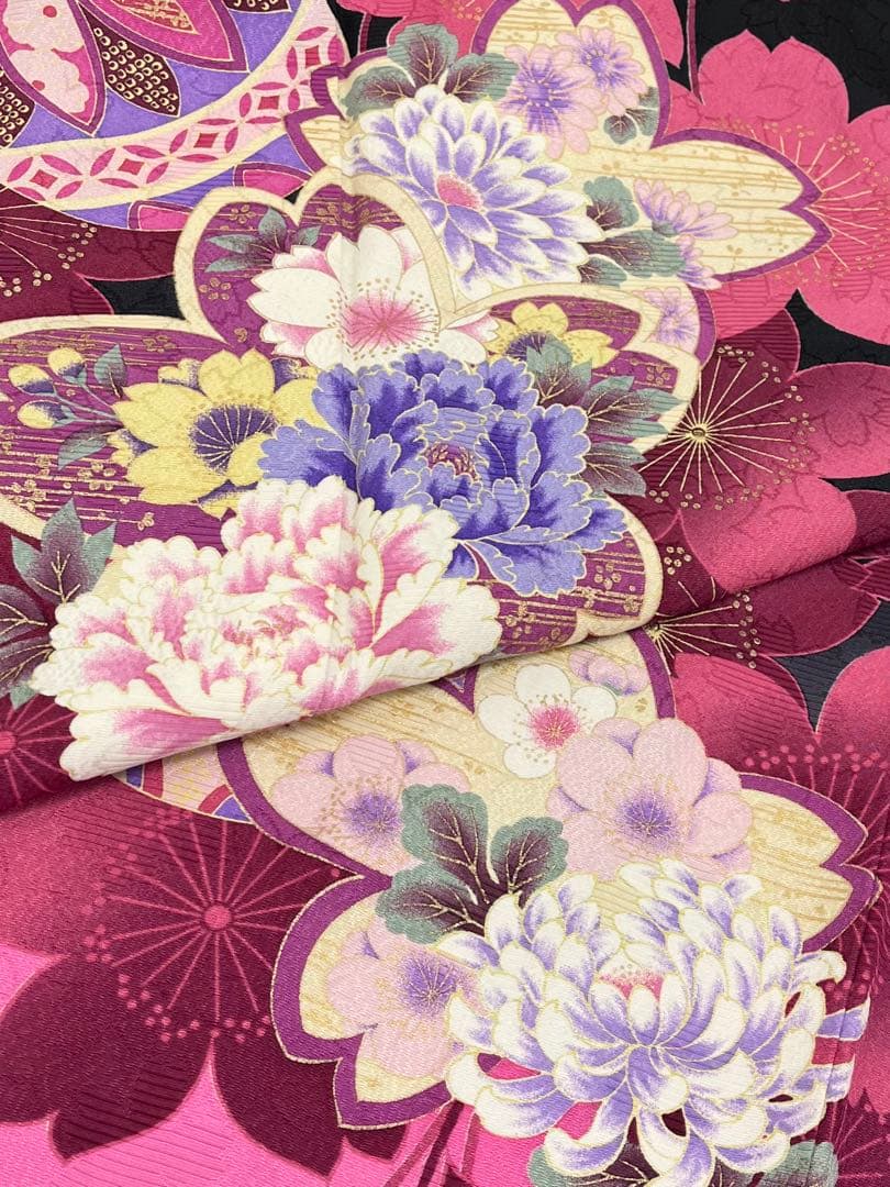 振袖 金彩 紋意匠 桜 牡丹 正絹 黒色 S155