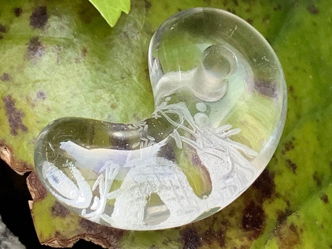 ✳　【 彫り師*秀峯作雲龍彫り ]乙女水晶勾玉　限定数量*極上縁起勾玉 本物保証