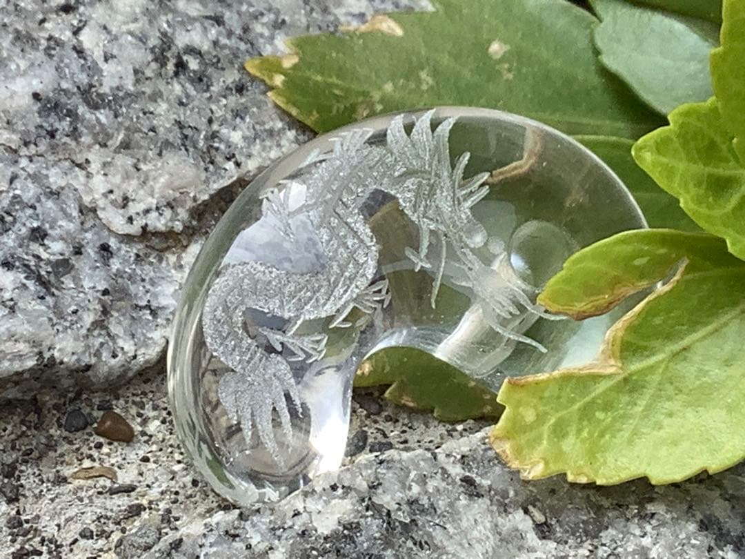 ✳　【 彫り師*秀峯作雲龍彫り ]乙女水晶勾玉　限定数量*極上縁起勾玉 本物保証