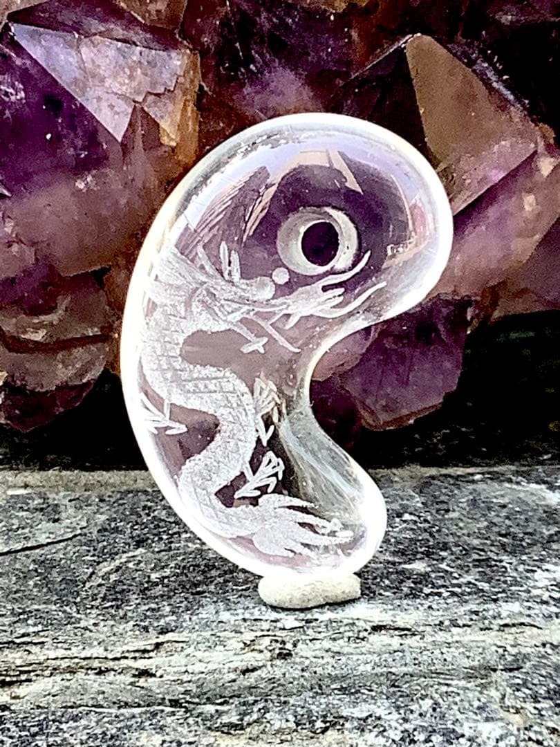 ✳　【 彫り師*秀峯作雲龍彫り ]乙女水晶勾玉　限定数量*極上縁起勾玉 本物保証